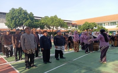 Apel Pagi Memperingati Hari Kartini Tahun 2026 SLB Manunggal Slawi